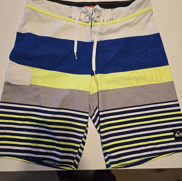 Men's Quilsilver boardshorts size 32 - Picture 1 of 2